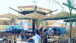 Ombrellone in stuoia intrecciata a 4 braccia